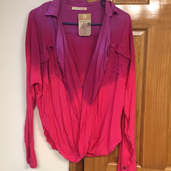 Top - Picture 2 of 2